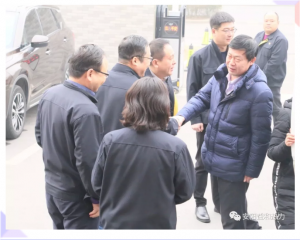 市政協(xié)副主席、住建局黨組書(shū)記、局長(zhǎng)侯津琪到益和熱力公司走訪慰問(wèn)一線職工